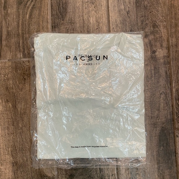 PacSun Men’s Basic T-Shirt - Picture 9 of 11